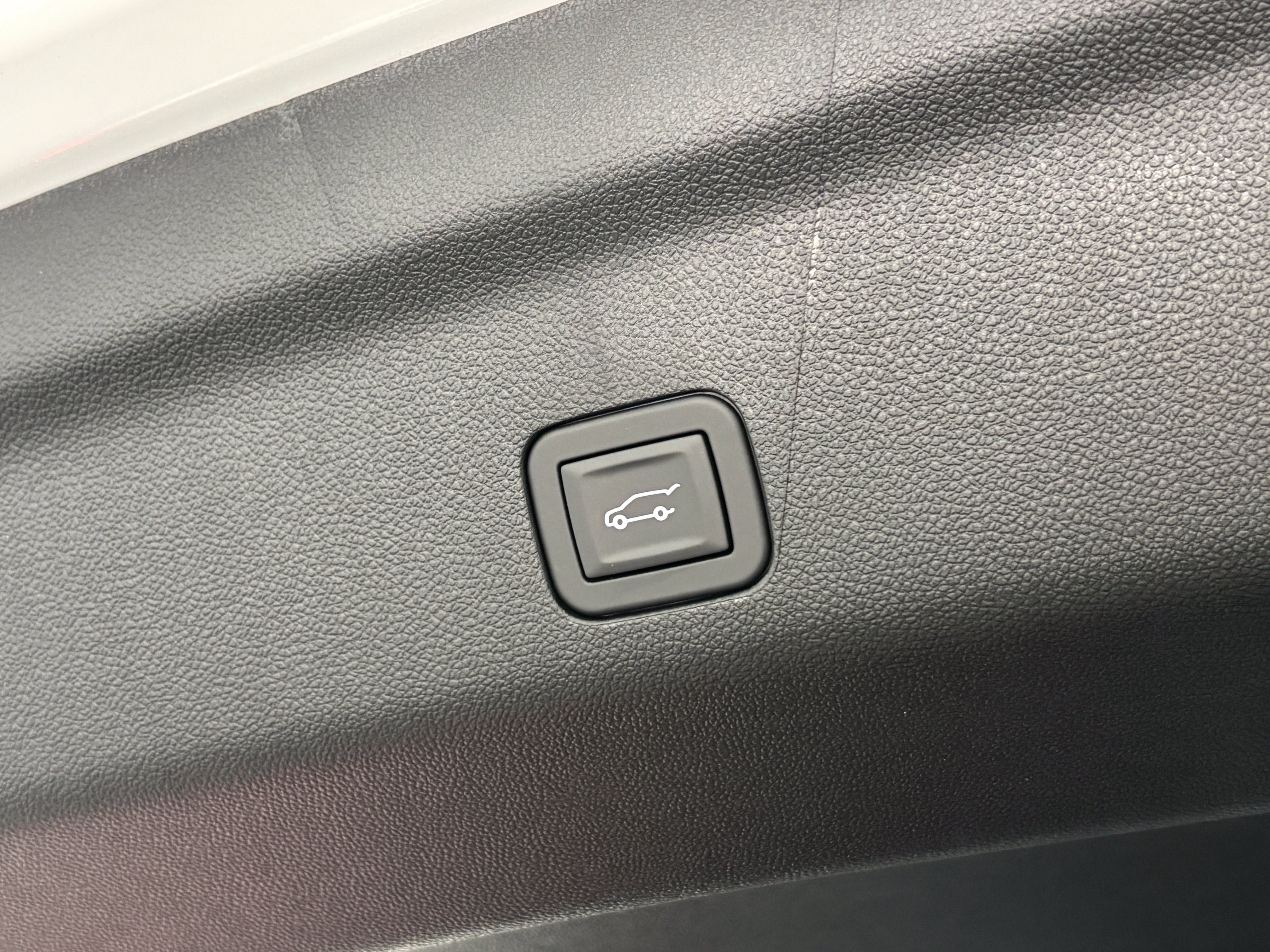 New 2026 GMC Yukon Elevation w/ Elevation Premium Package AWD/4WD image 14