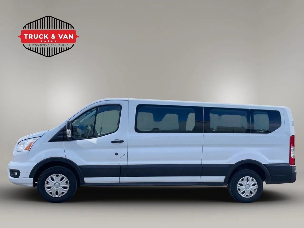 Used 2021 Ford Transit 350 XLT RWD image 2