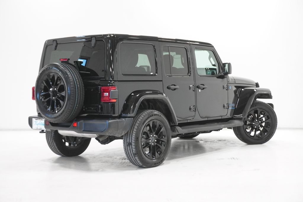 Certified 2025 Jeep Wrangler Unlimited Sahara image 9