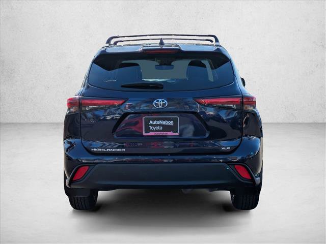 Used 2022 Toyota Highlander XLE image 7