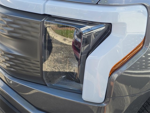 Used 2023 Ford F150 Lightning XLT image 9