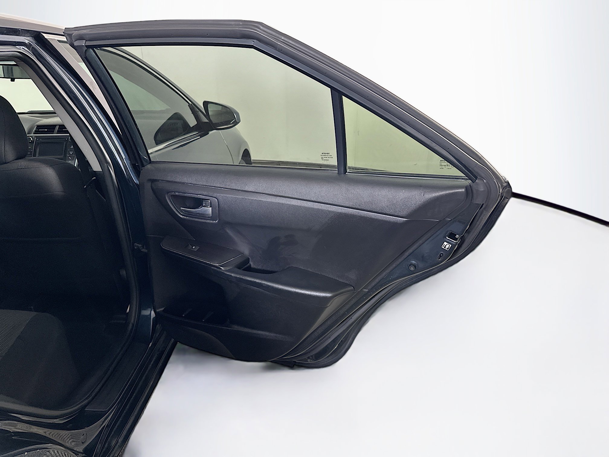 Used 2017 Toyota Camry LE FWD image 27