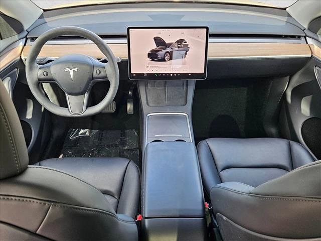 Used 2024 Tesla Model Y Long Range image 17