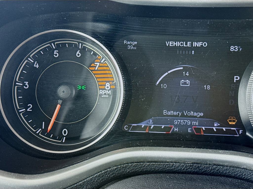 Used 2016 Jeep Cherokee Trailhawk w/ Comfort/Convenience Group AWD/4WD image 14