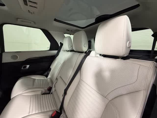 New 2026 Land Rover Discovery S AWD/4WD image 26