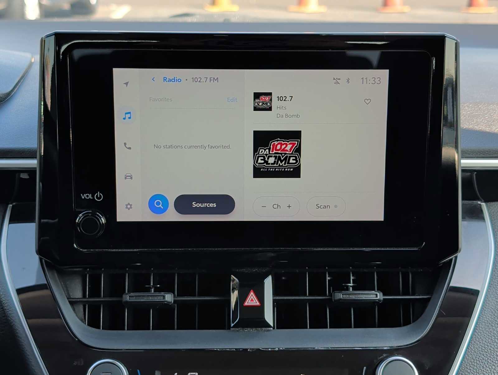 Used 2023 Toyota Corolla LE image 12