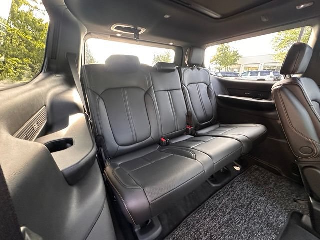 New 2026 Jeep Grand Wagoneer 4WD image 31
