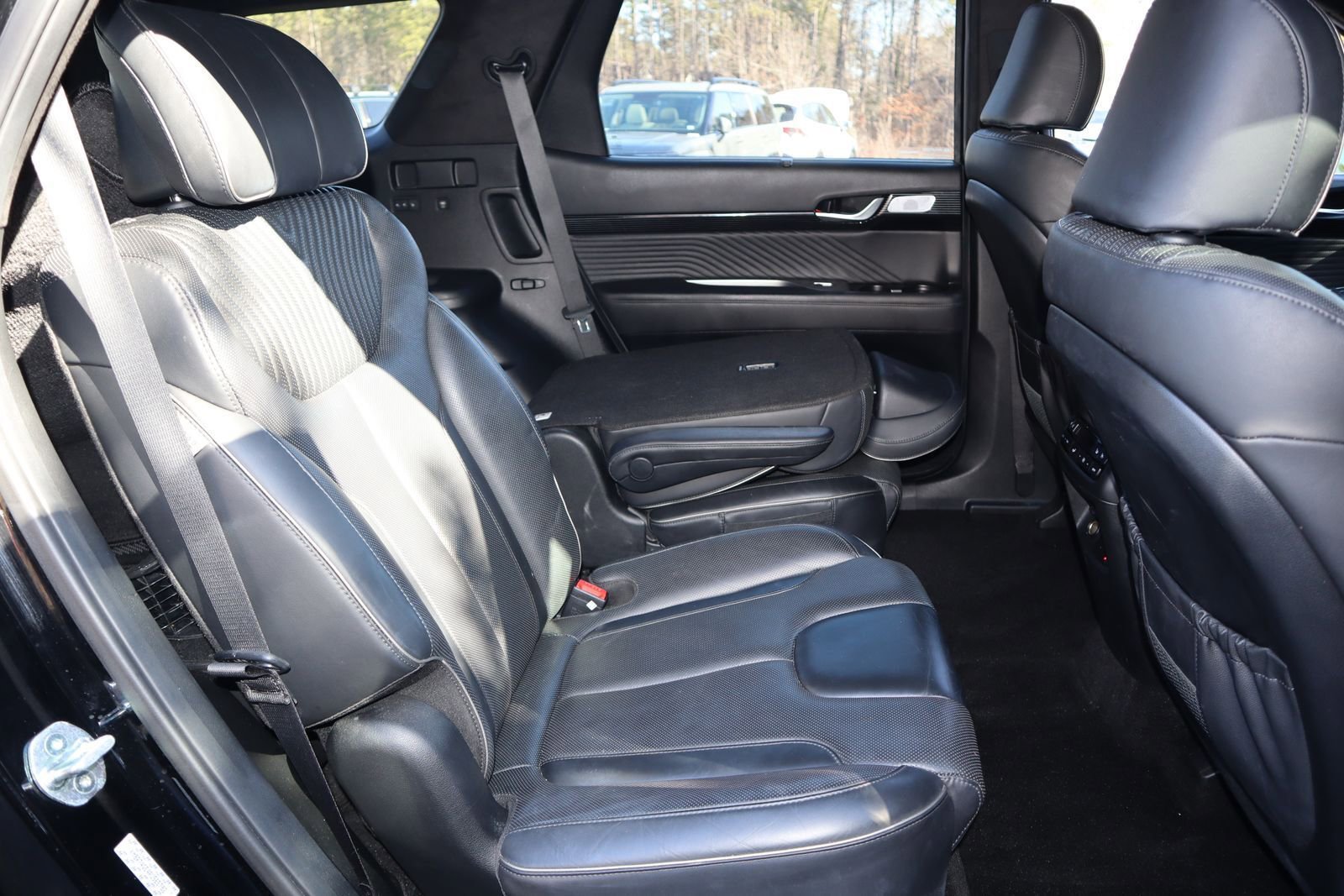 Used 2023 Hyundai Palisade Calligraphy image 21
