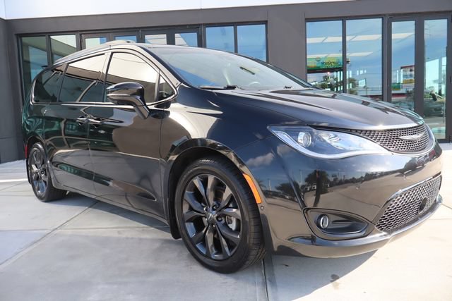 Used 2019 Chrysler Pacifica Limited