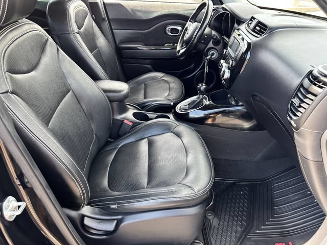 Used 2015 Kia Soul ! FWD image 11