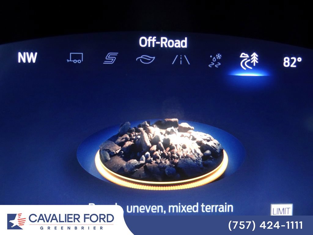 Used 2026 Ford Explorer Active AWD/4WD image 36