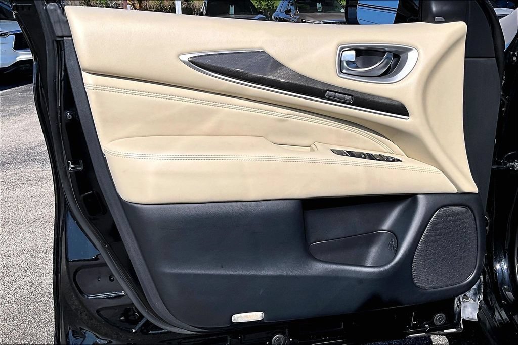 Certified 2020 INFINITI QX60 Luxe w/ Essential Package FWD image 25