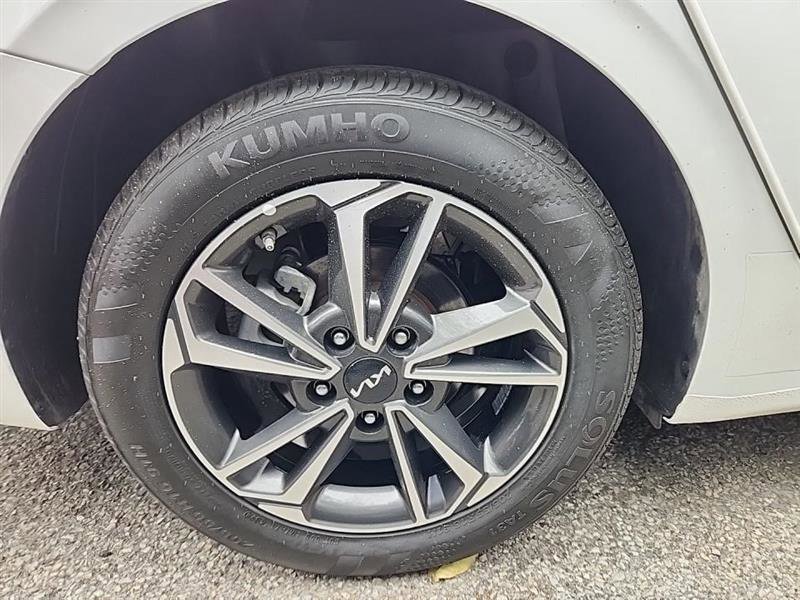 Used 2024 Kia Forte LXS image 8