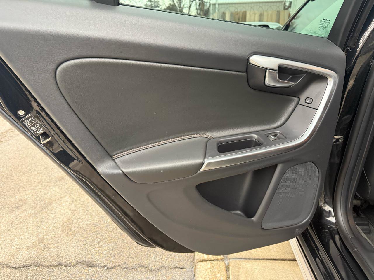 Used 2018 Volvo V60 T5 Cross Country w/ Convenience Package image 35