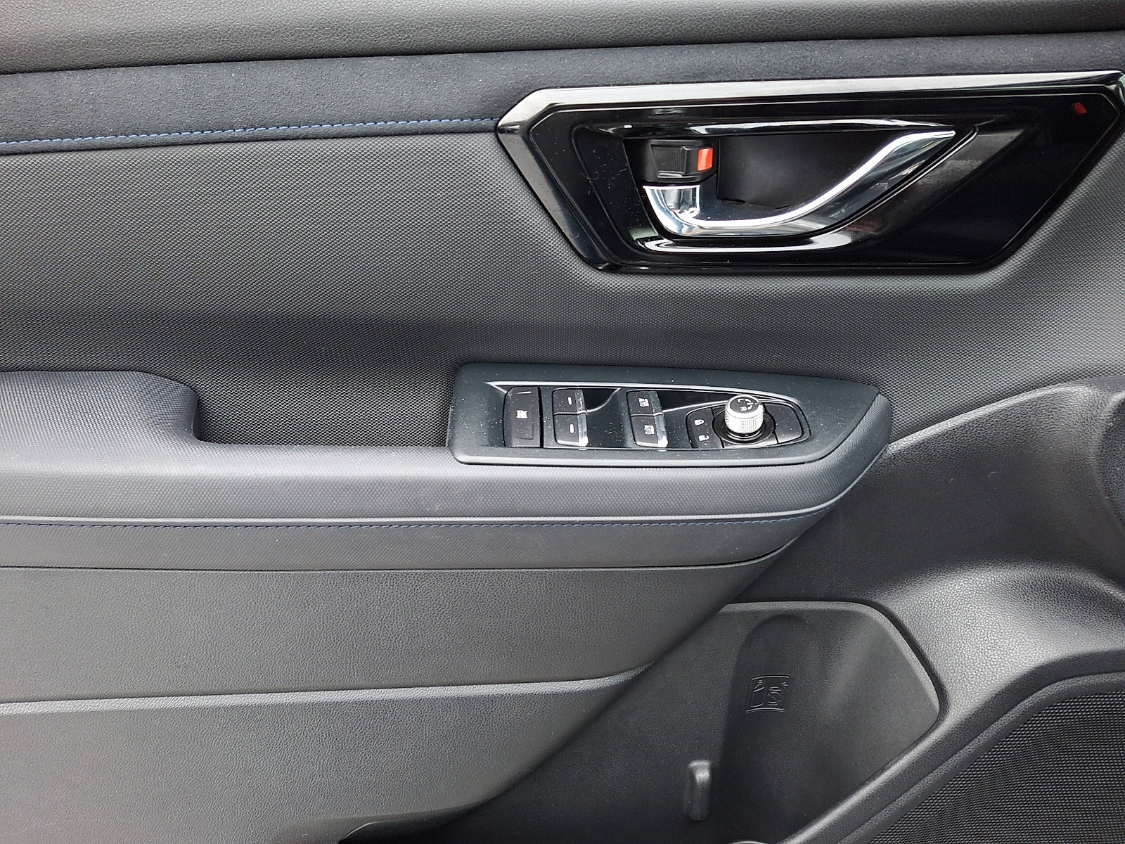 Certified 2025 Subaru Forester Limited image 13