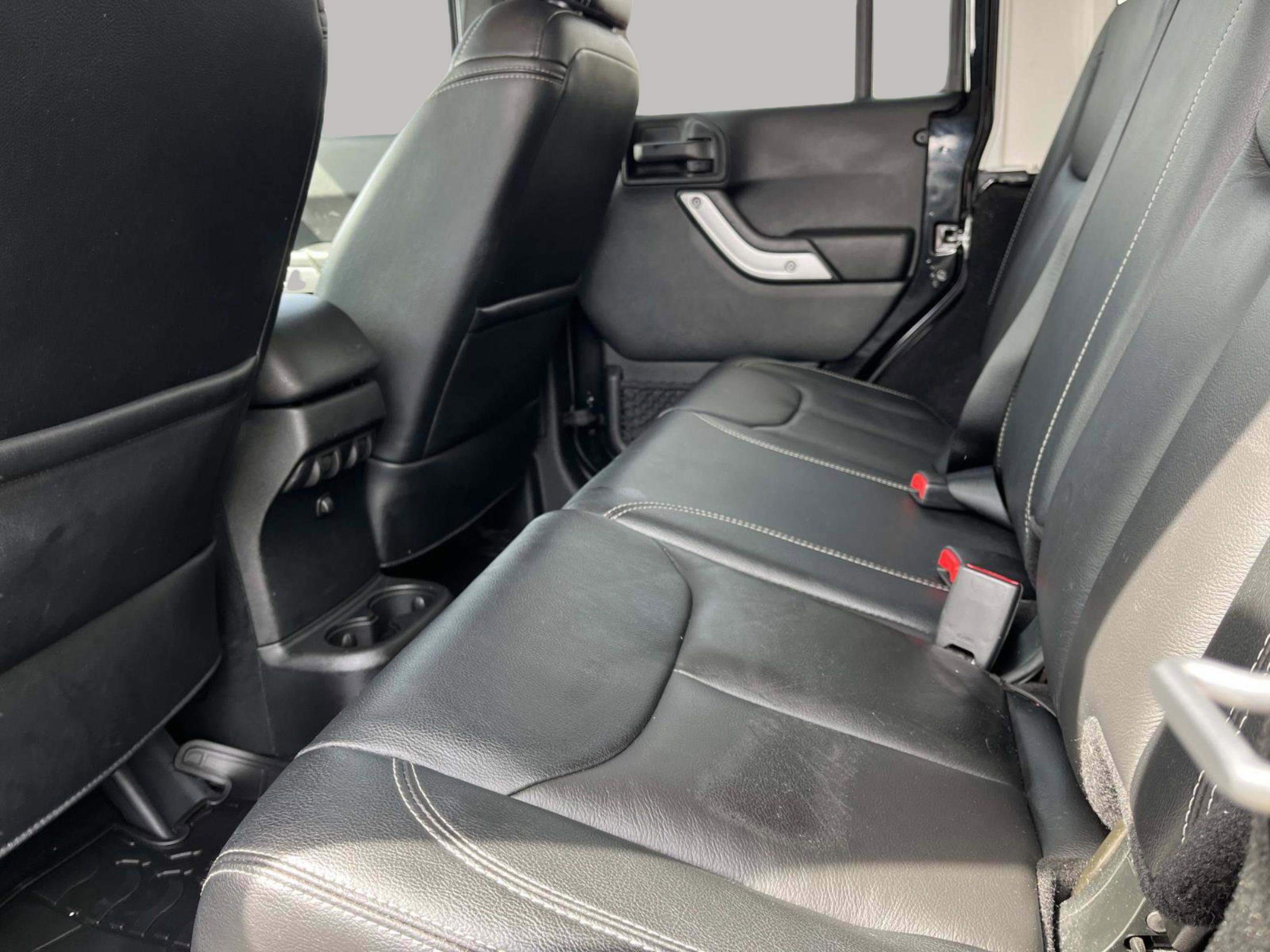 Used 2018 Jeep Wrangler Unlimited Sahara w/ Dual Top Group image 21