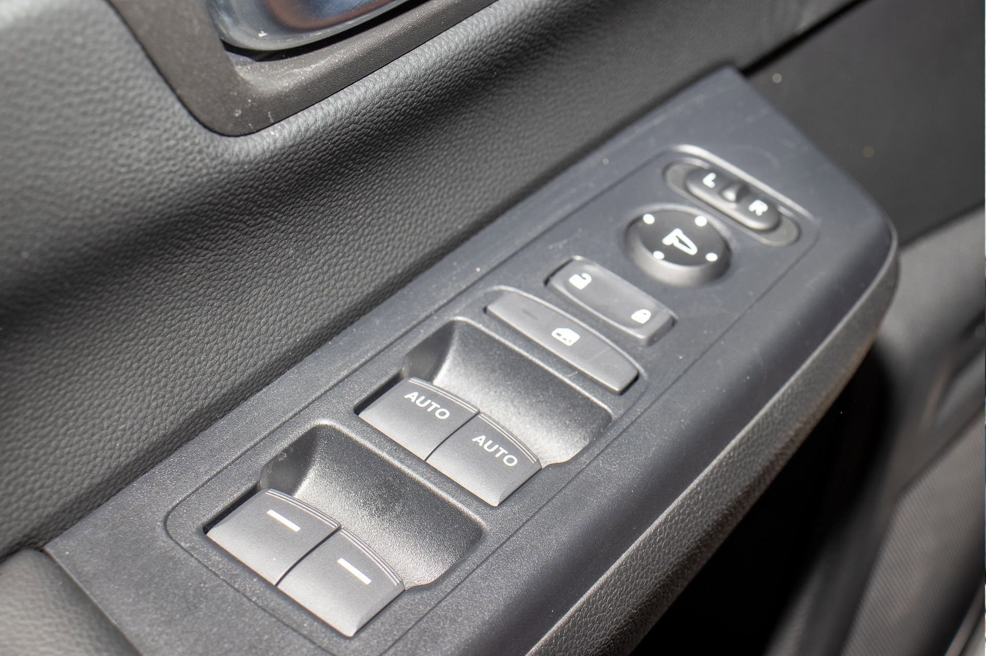 Certified 2025 Honda CR-V EX image 25