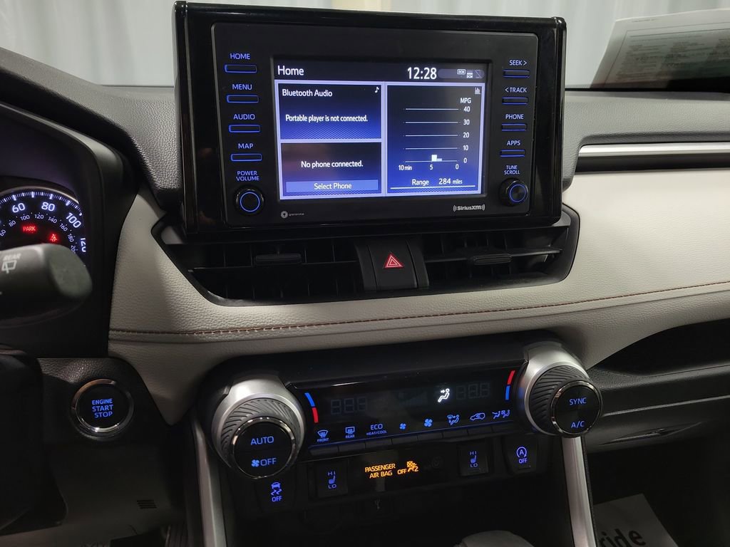 Used 2022 Toyota RAV4 XLE w/ Convenience Package image 14