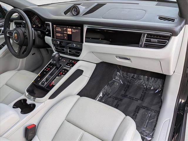 Certified 2024 Porsche Macan image 26