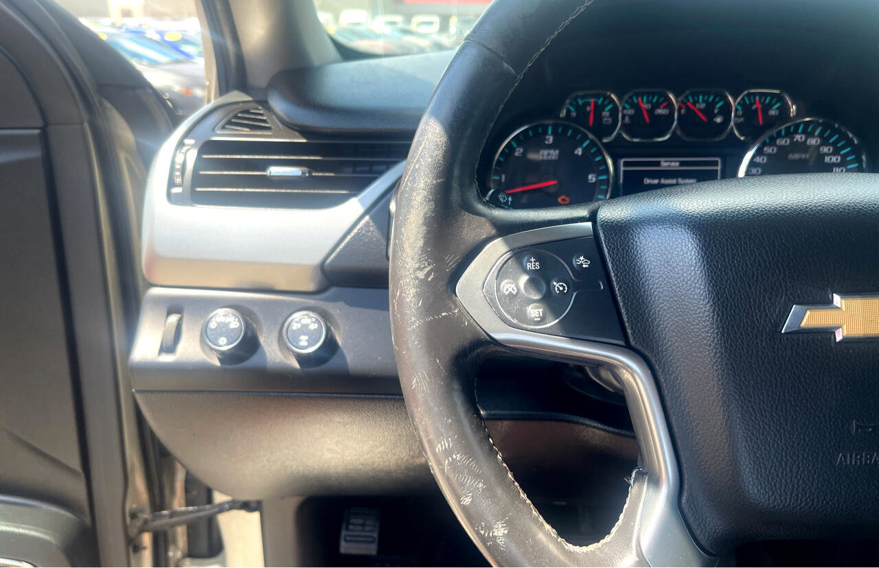 Used 2016 Chevrolet Suburban LT image 18