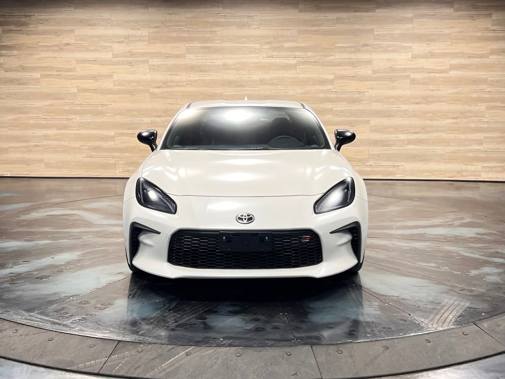 Used 2024 Toyota GR86 Premium RWD image 17