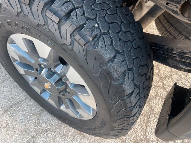 Used 2021 Chevrolet Silverado 2500 Custom w/ Custom Value Package image 8
