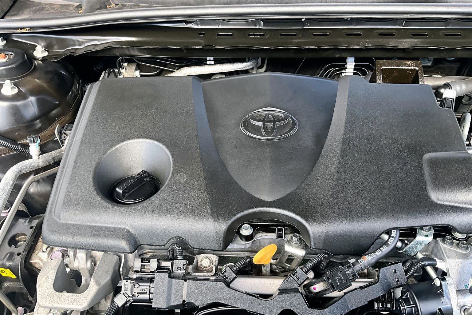 Used 2024 Toyota Camry SE AWD/4WD image 32