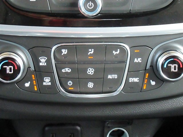 Used 2022 Chevrolet Traverse LT image 33