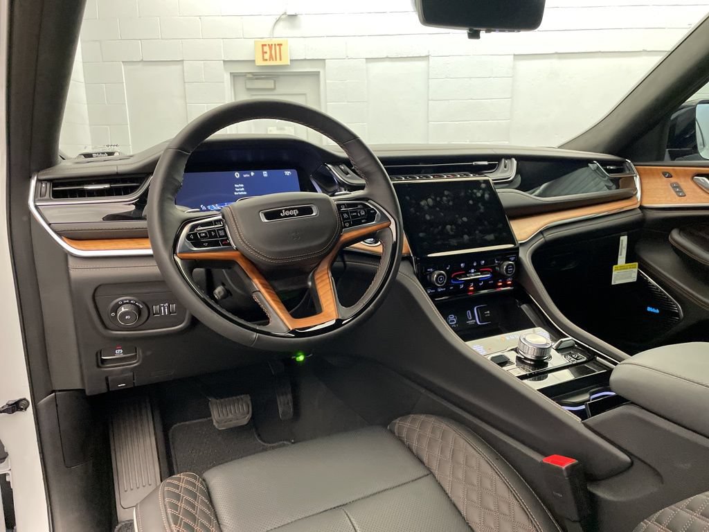 New 2025 Jeep Grand Cherokee L Summit AWD/4WD image 14