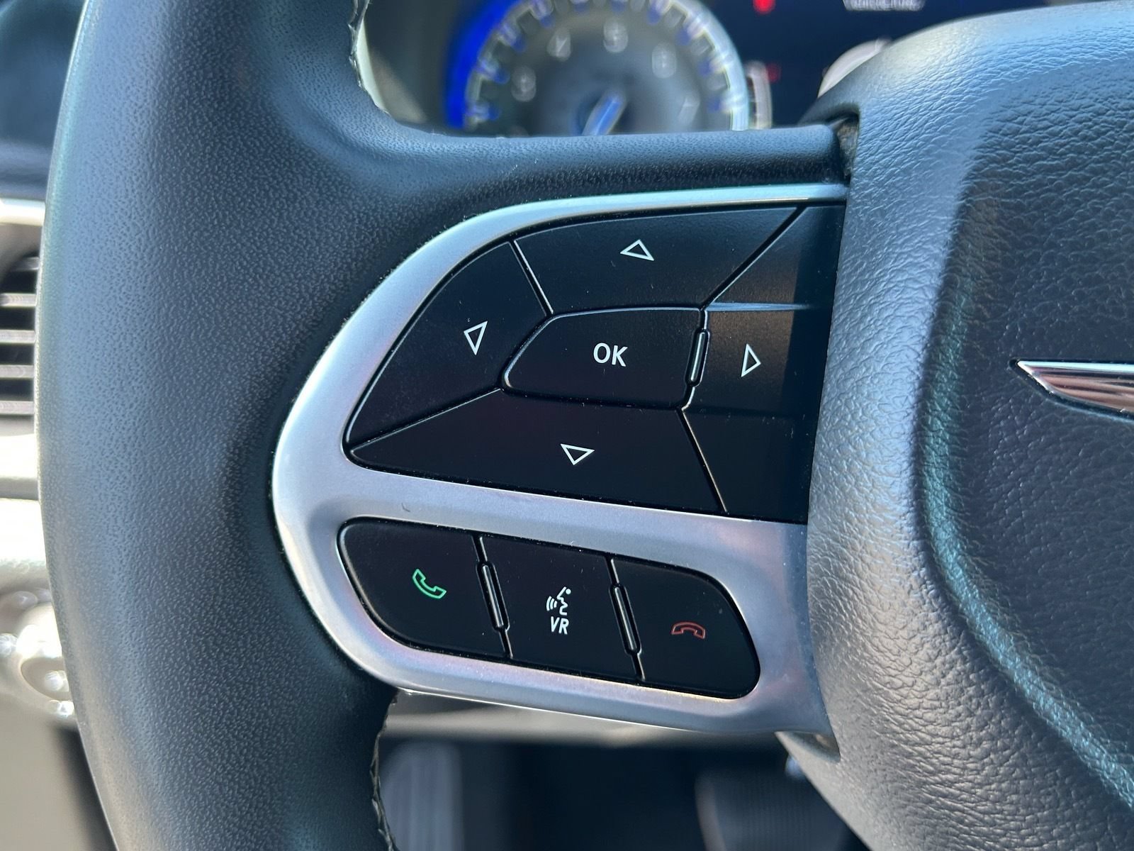 Used 2025 Chrysler Pacifica Select FWD image 29