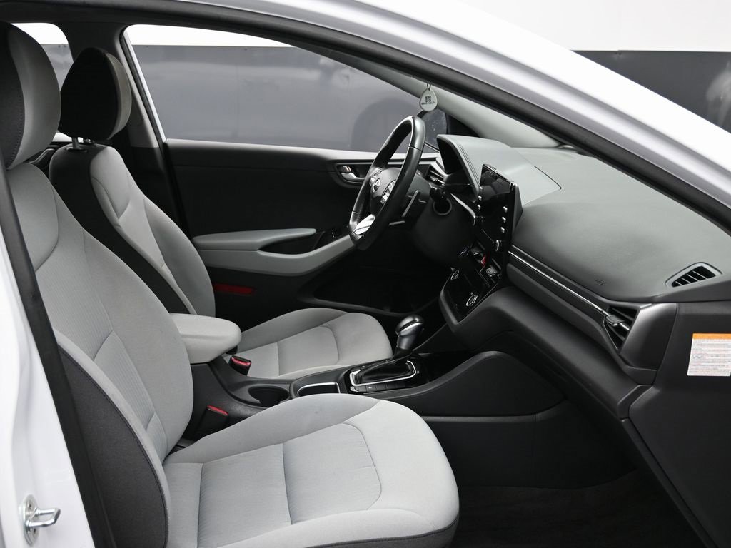 Used 2021 Hyundai Ioniq SE image 31