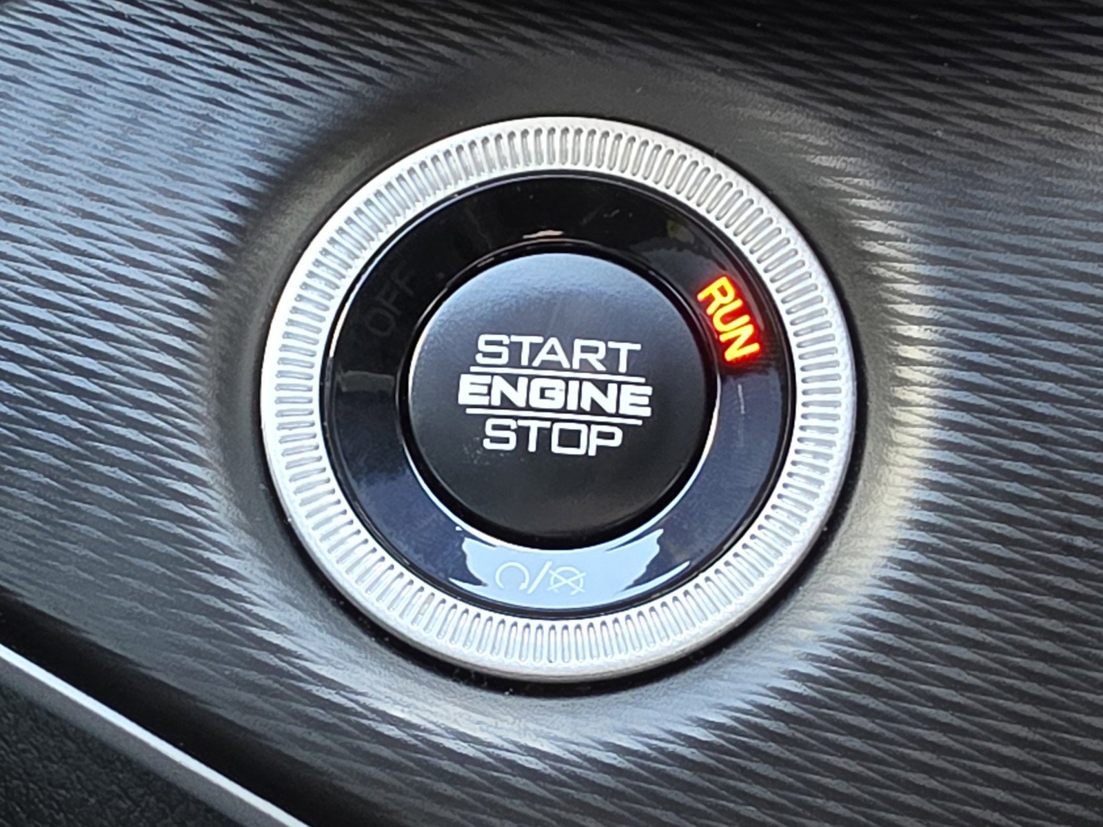 Used 2025 Jeep Grand Cherokee Laredo X w/ Luxury Tech Group I image 22