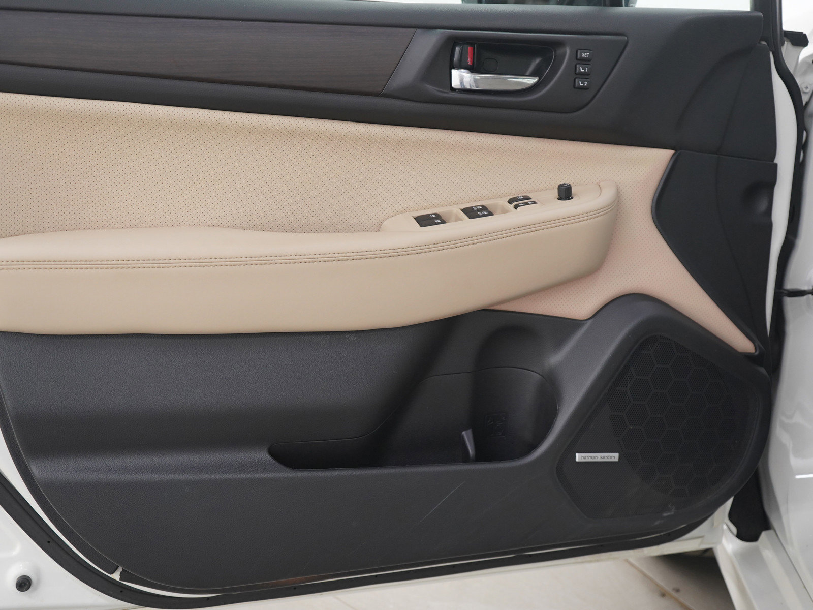 Used 2016 Subaru Legacy 2.5i Limited image 17