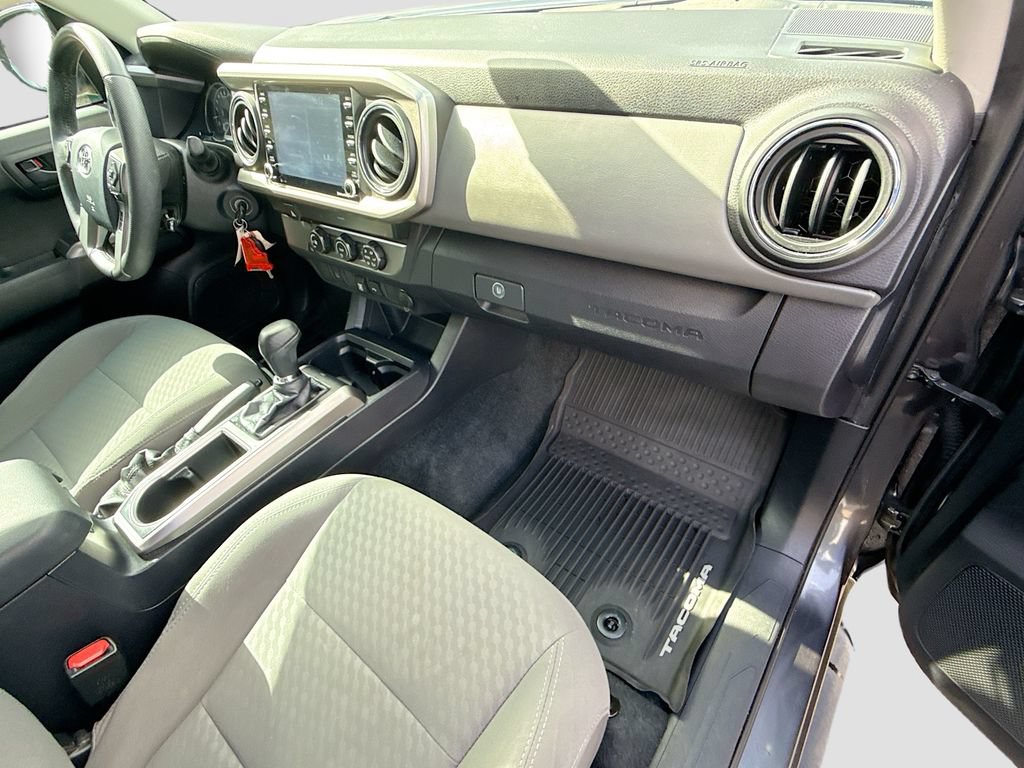 Used 2020 Toyota Tacoma SR5 RWD image 33