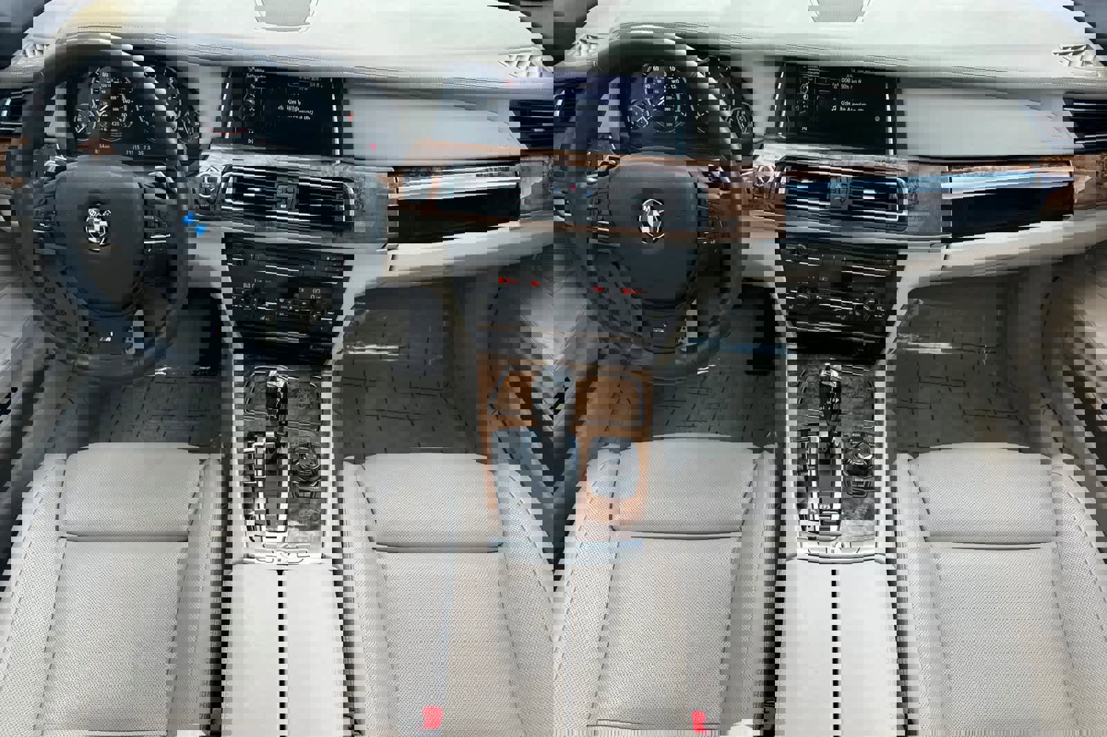 Used 2013 BMW 750Li image 3