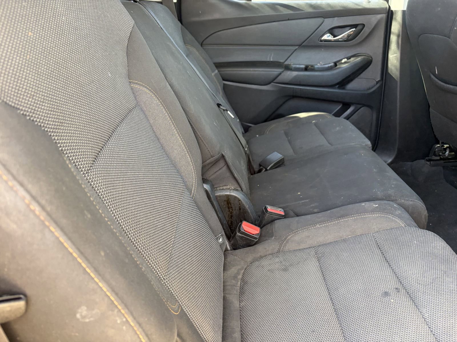 Used 2021 Chevrolet Traverse LS FWD image 9