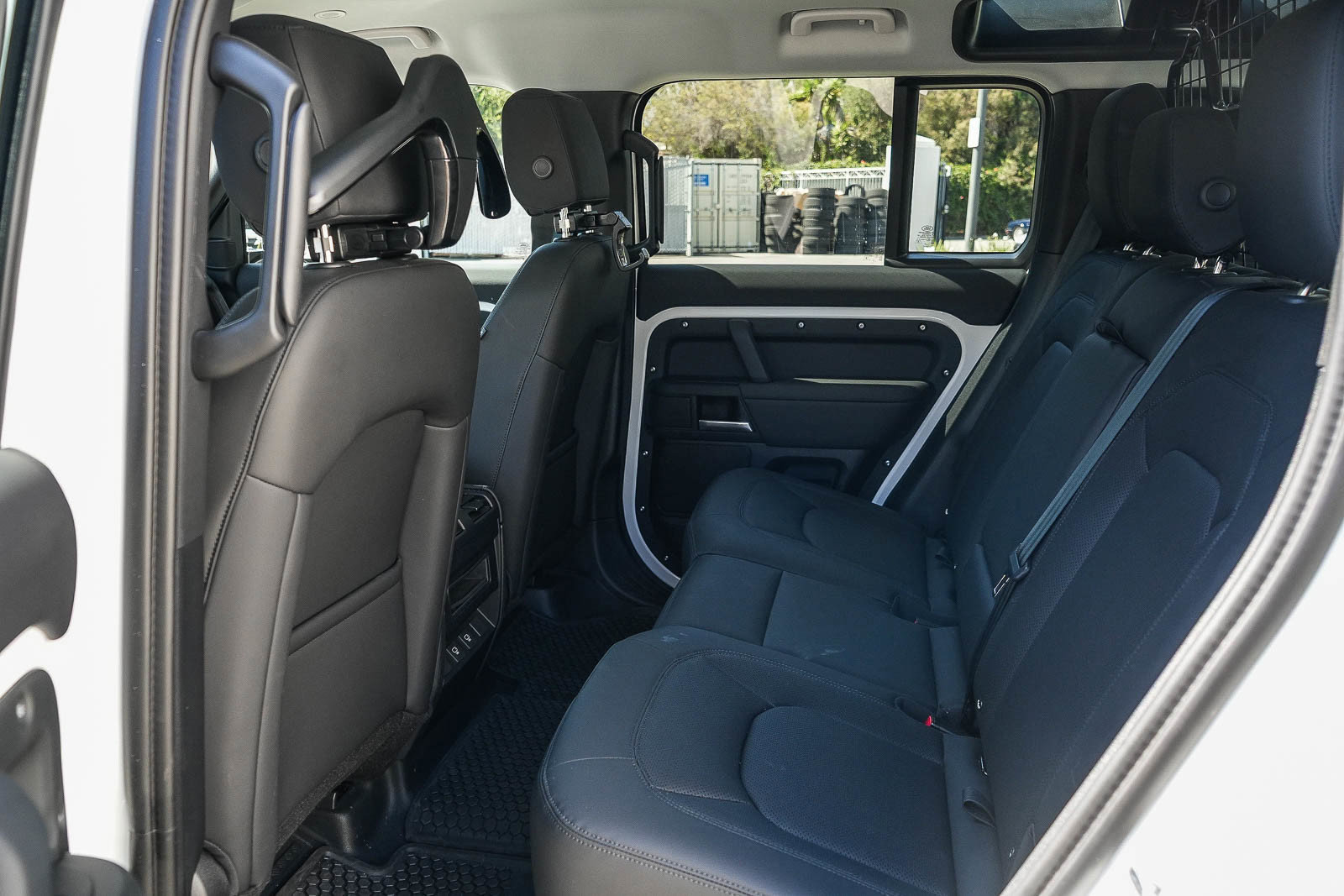 Certified 2025 Land Rover Defender 110 S AWD/4WD image 19