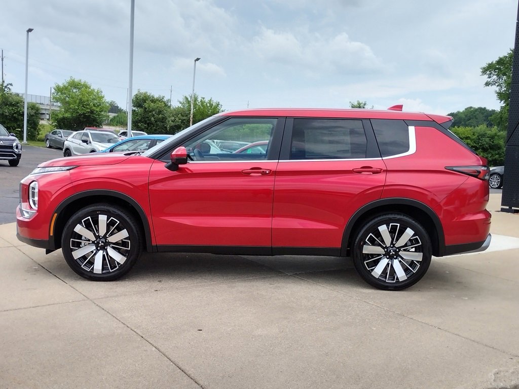 New 2025 Mitsubishi Outlander SE image 20