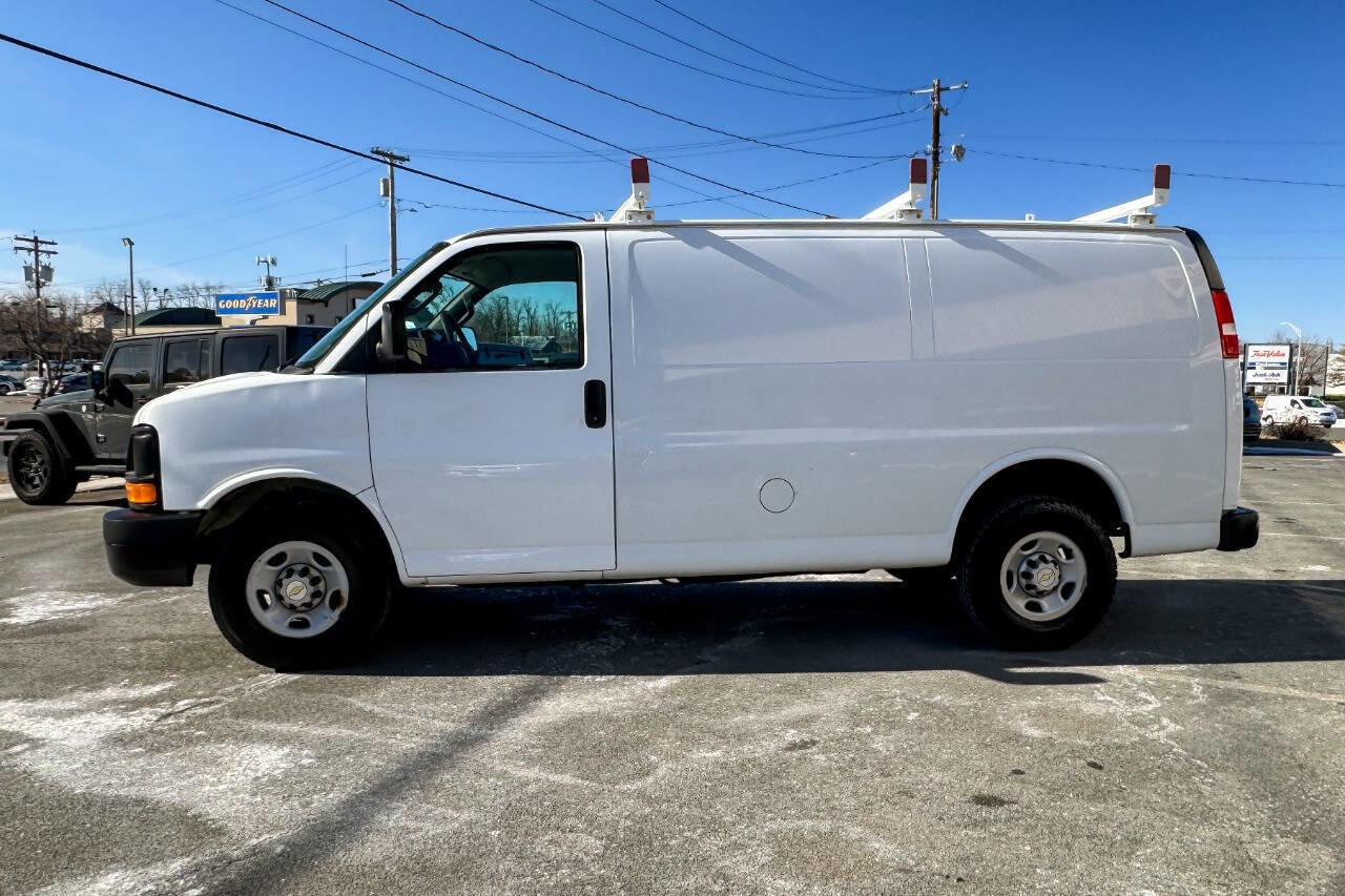 Used 2017 Chevrolet Express 2500 image 7