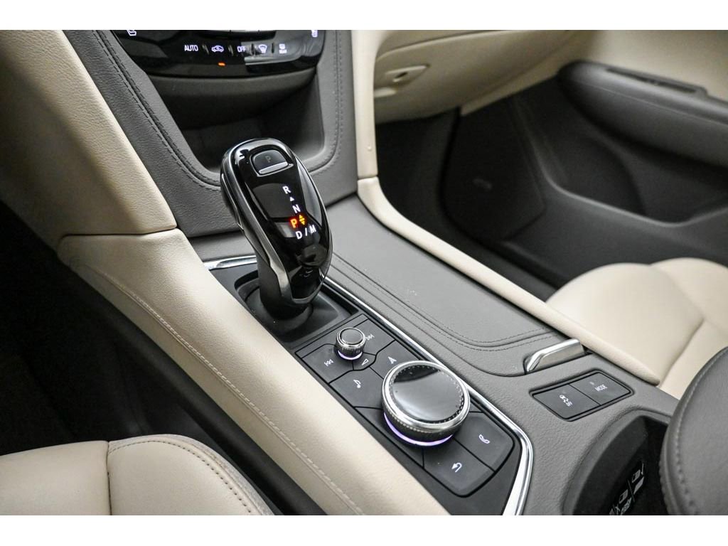 Used 2020 Cadillac XT6 Premium Luxury AWD/4WD image 16