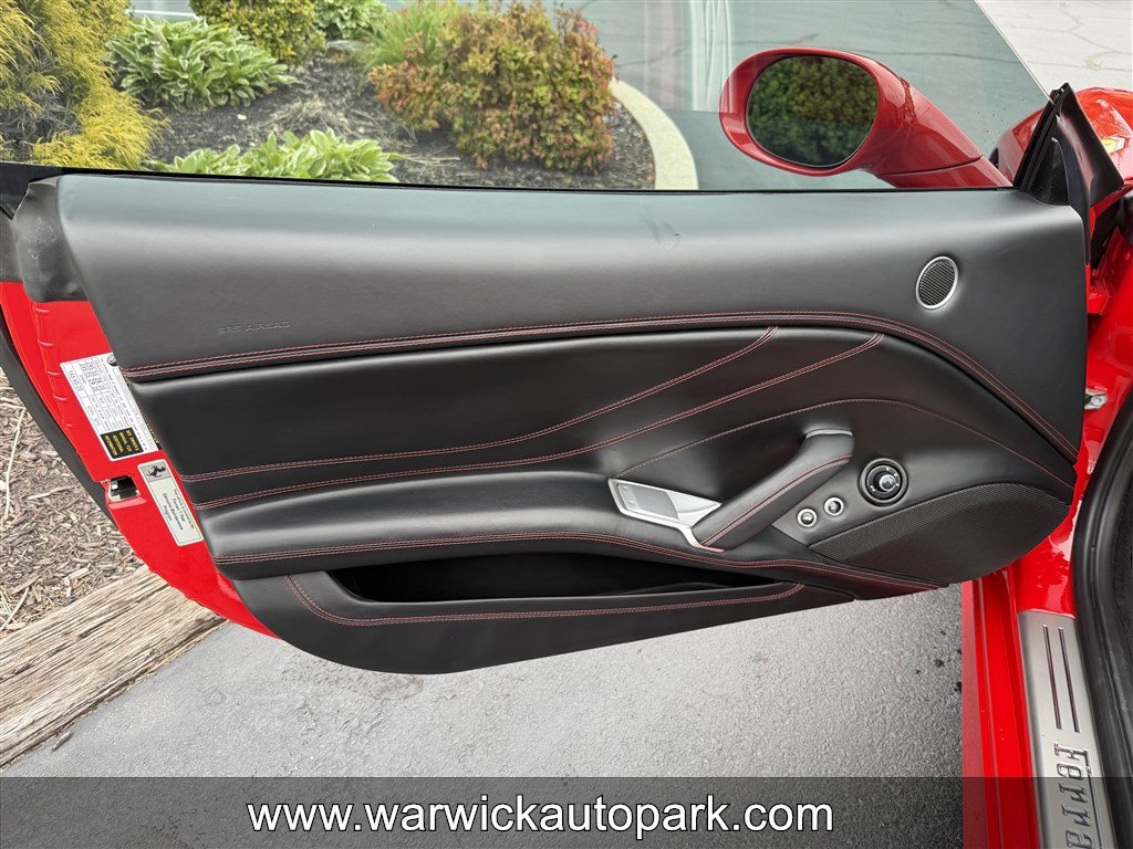 Used 2016 Ferrari California T RWD image 6