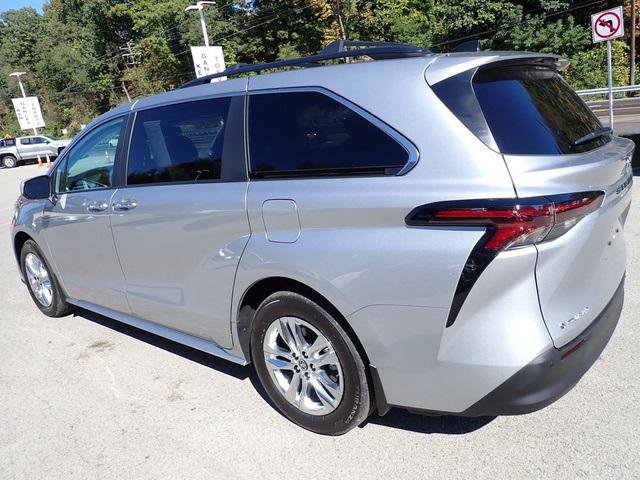 Certified 2025 Toyota Sienna XLE image 8