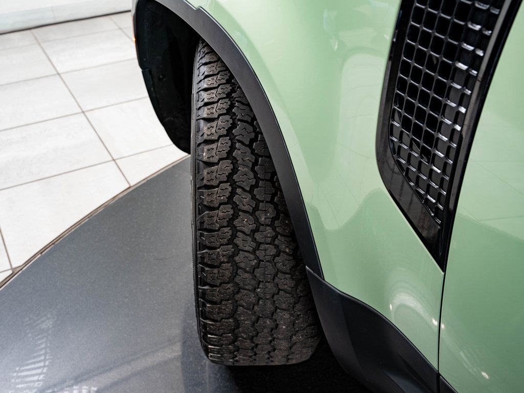 Used 2023 Land Rover Defender 110 75th Limited Edition image 47