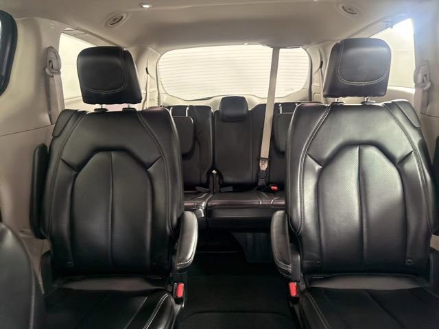 Used 2023 Chrysler Pacifica Touring-L image 43