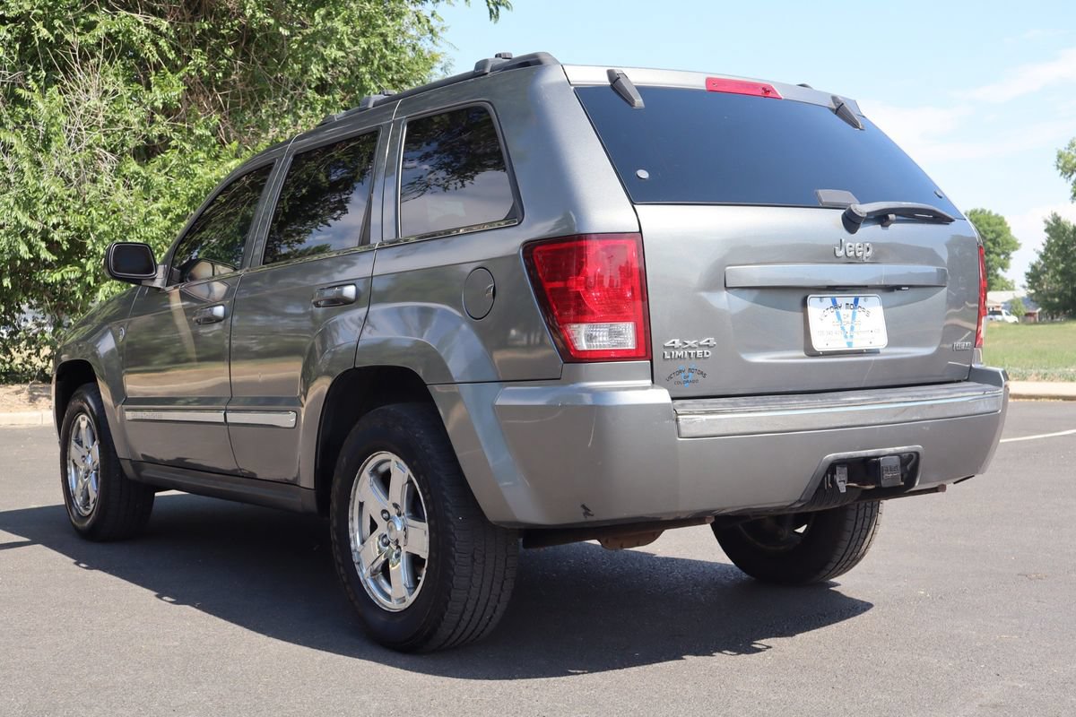 Used 2007 Jeep Grand Cherokee Limited w/ Trailer Tow Group IV AWD/4WD image 7