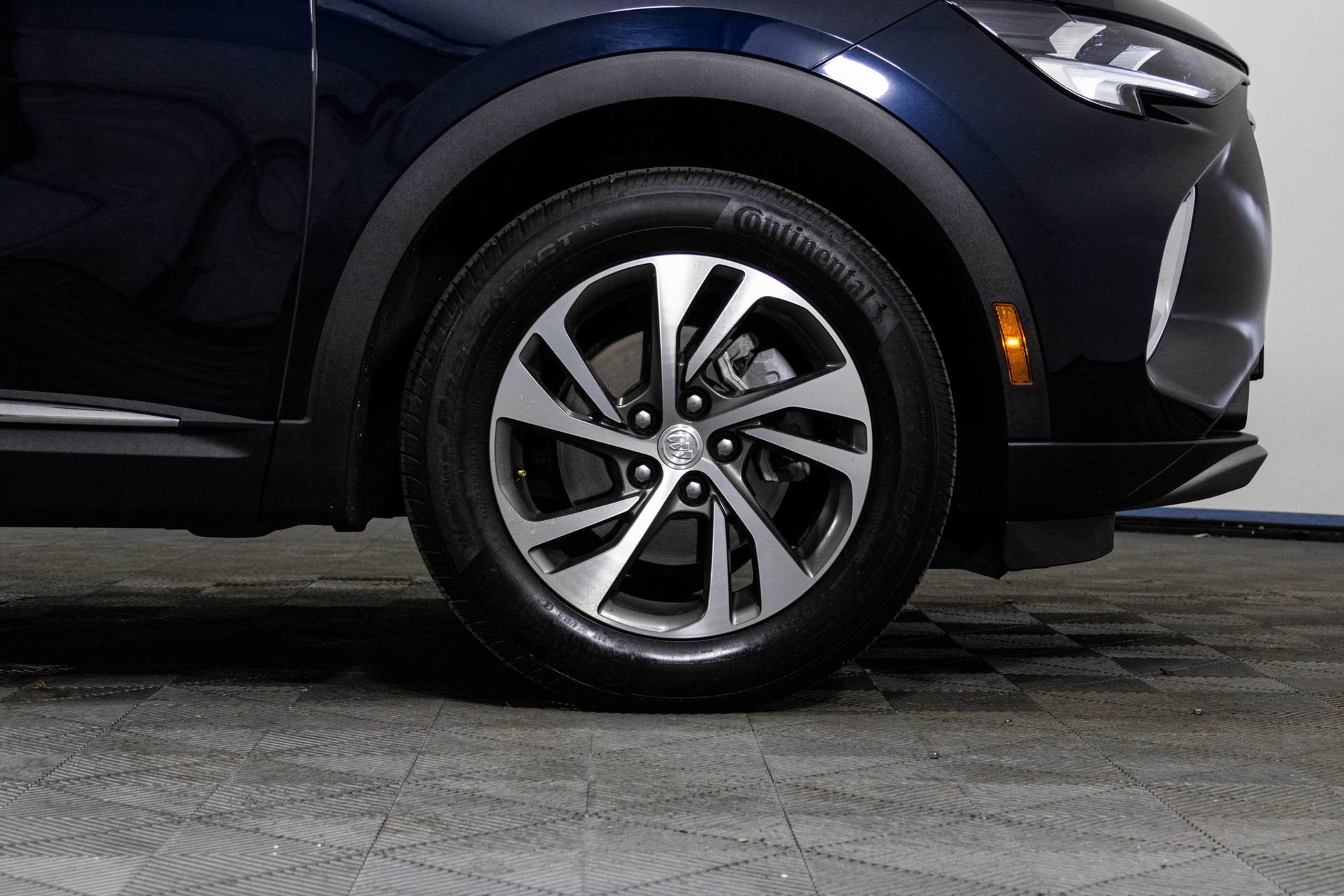 Used 2021 Buick Envision Essence image 43