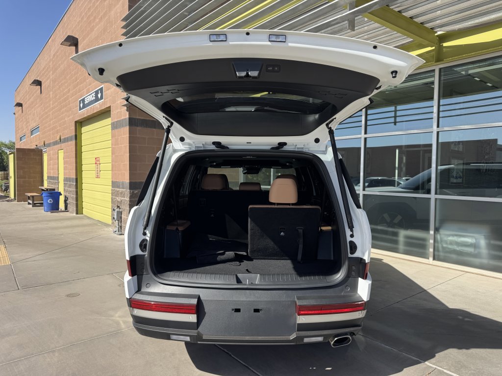 Used 2024 Hyundai Santa Fe Limited image 39