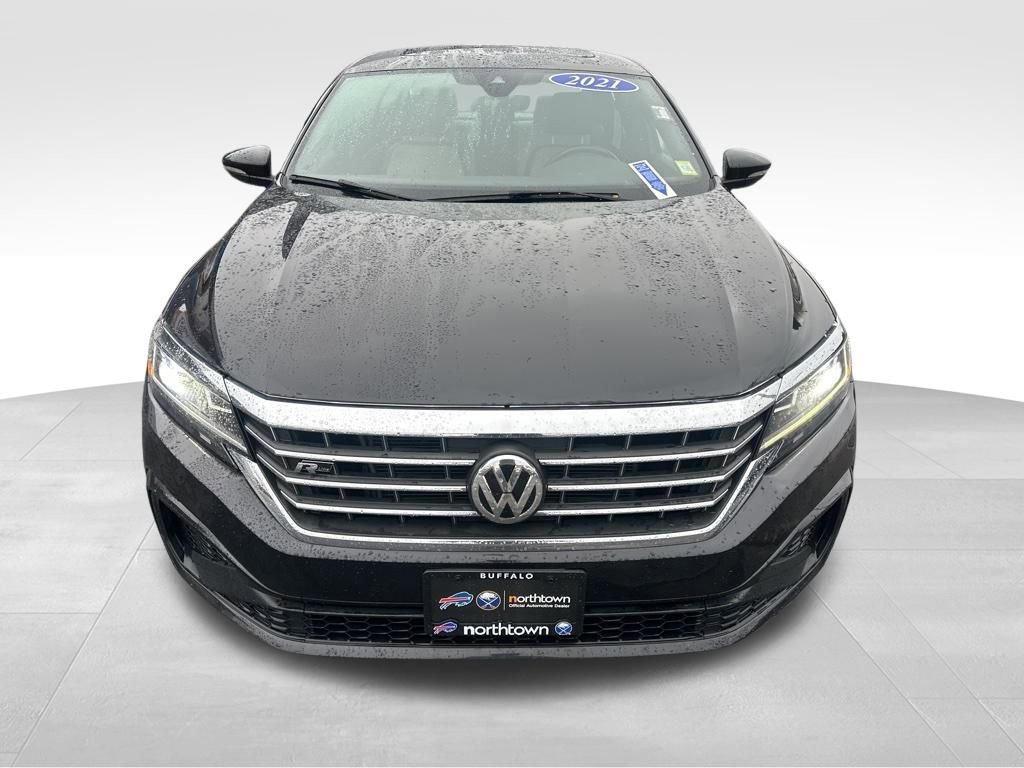 Used 2021 Volkswagen Passat 2.0T R-Line image 9