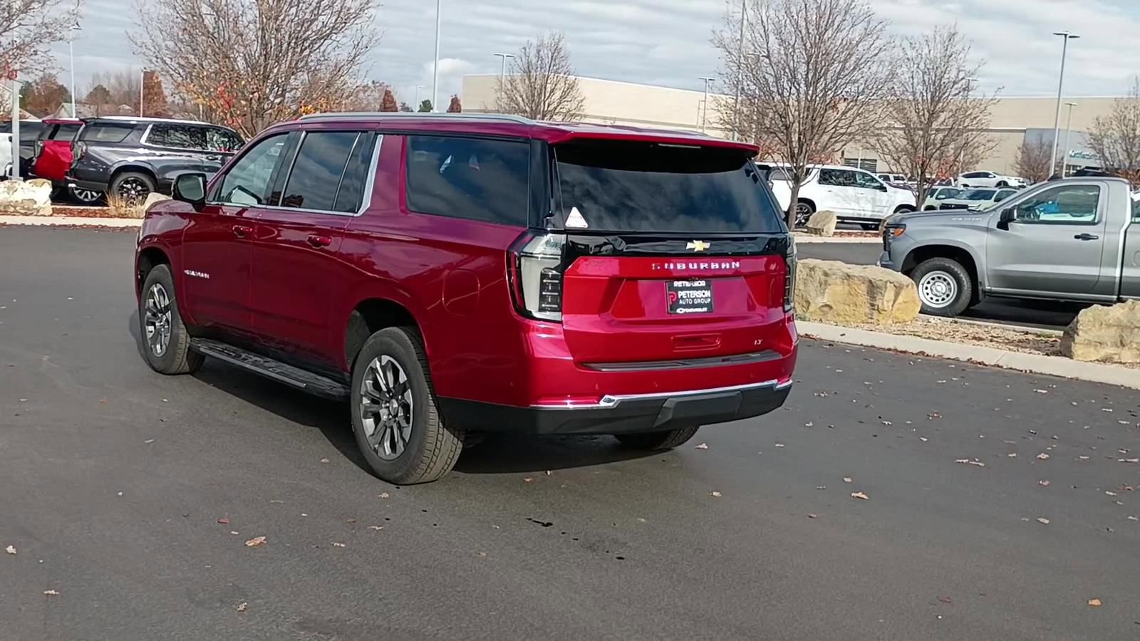 New 2026 Chevrolet Suburban LT image 2