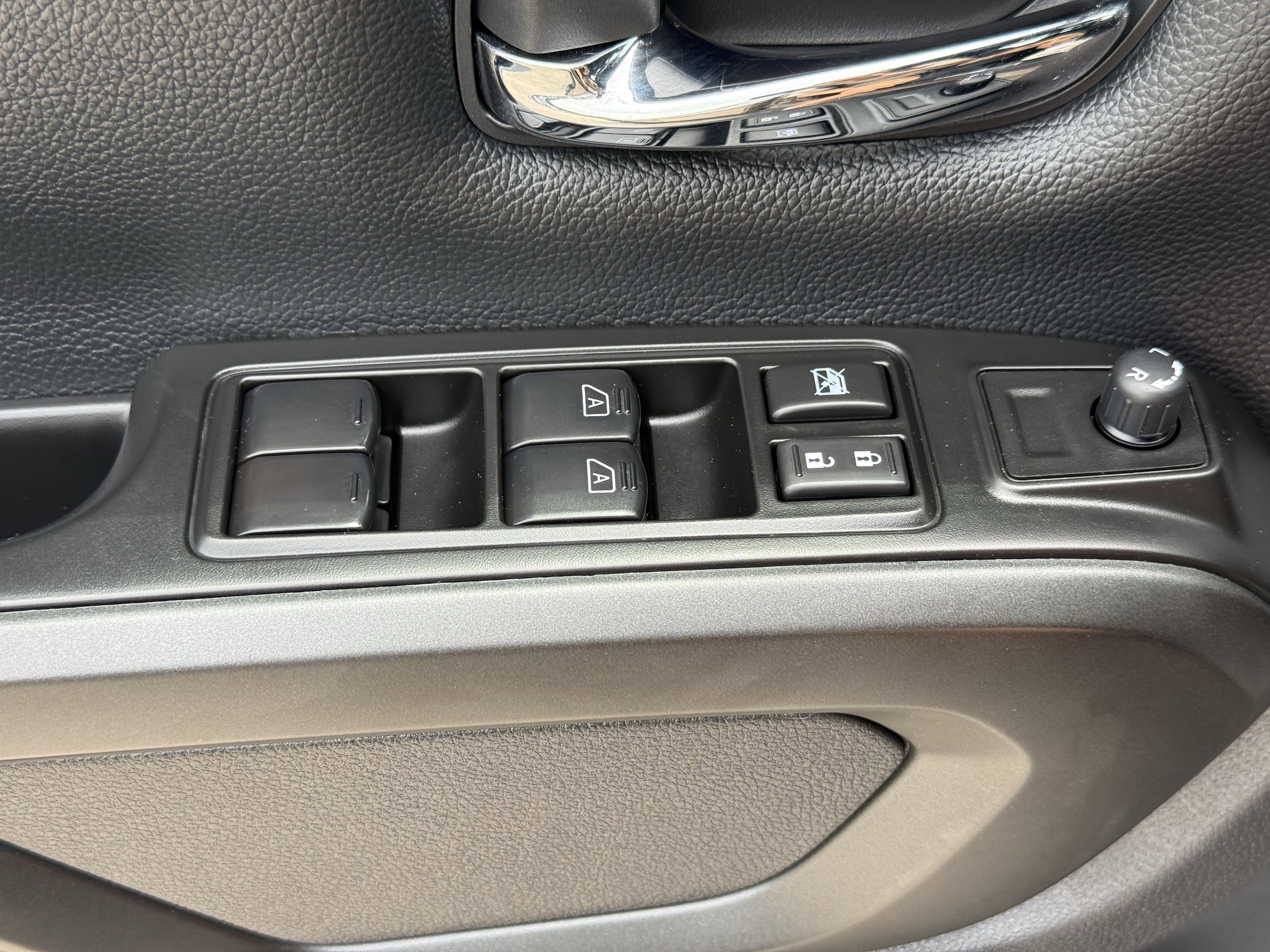 Used 2023 Nissan Titan PRO-4X w/ Pro-4x Utility Package AWD/4WD image 26